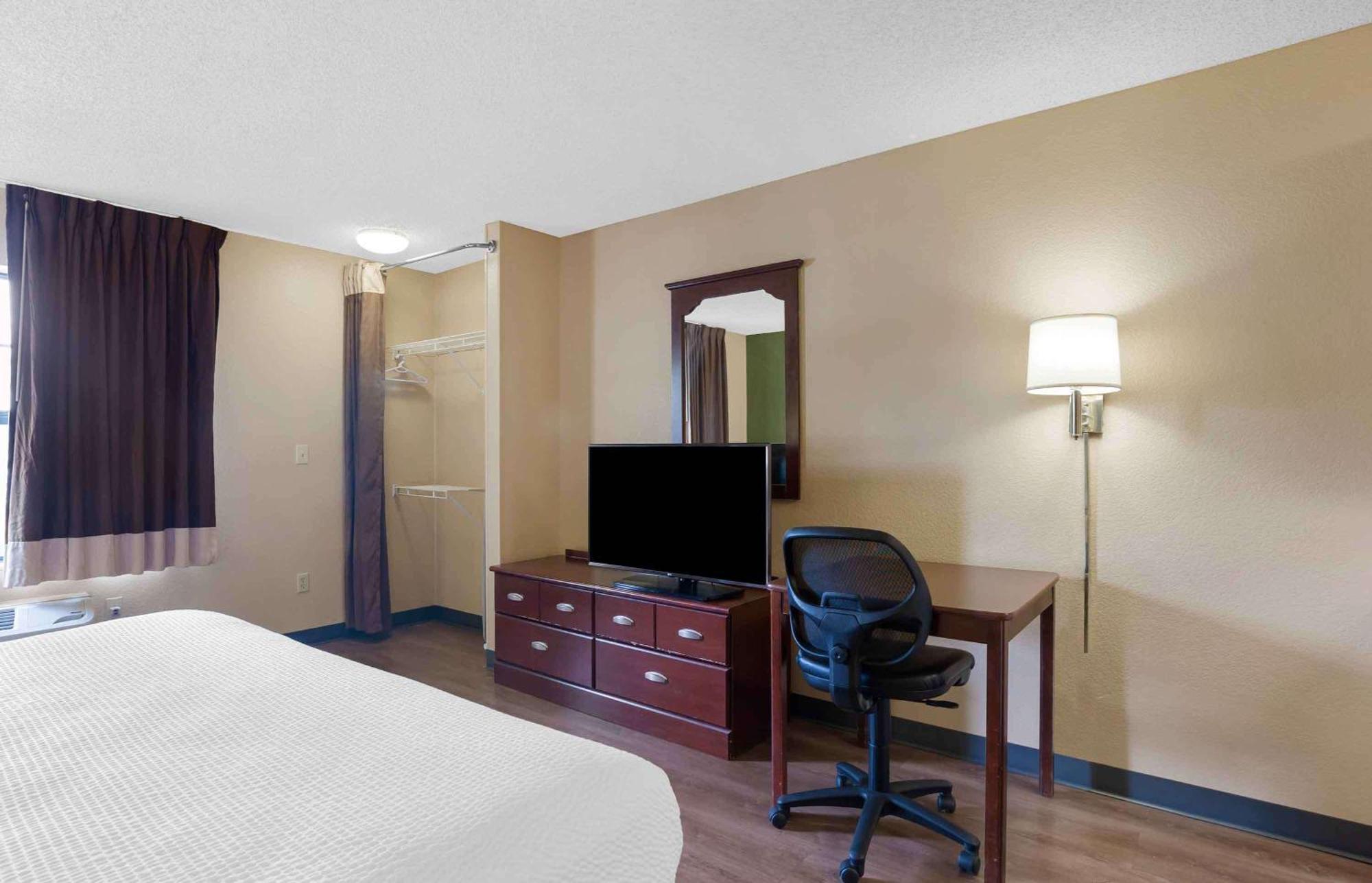 Extended America - Detroit - Metropolitan Airport 2*